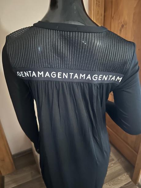 Pekné čierne športové šaty s vreckami zn. magenta, l / m