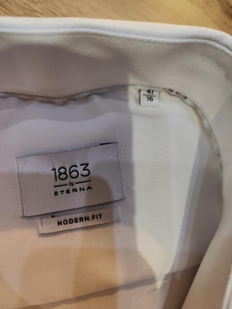 Košeľa s motýlikom, 41