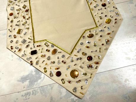 Luxusný obrus s kamienkami, 