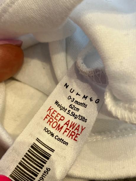 Chlapčenské body s nápisom genius (62), nutmeg,62