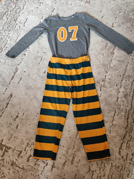 Pyžamo 140, sinsay,140