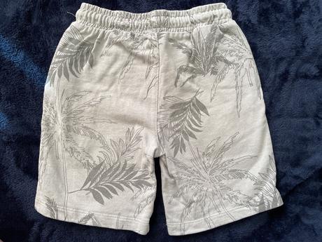 Šortky, reserved,122