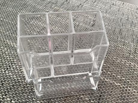 Stojan - organizér na dekoratívnu kozmetiku, 