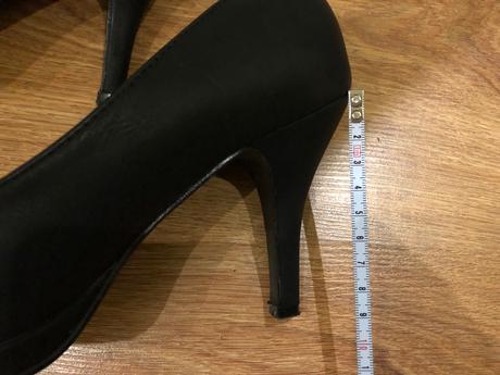 Cierne lodicky, raz obute, top stav, 38