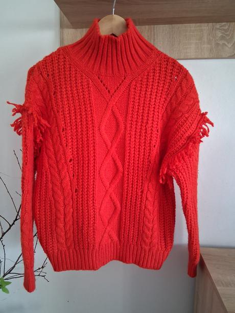Oranžovo-červený sveter, mango,s