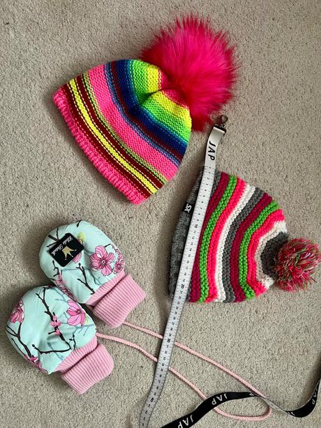 Ciapka a rukavice, 98