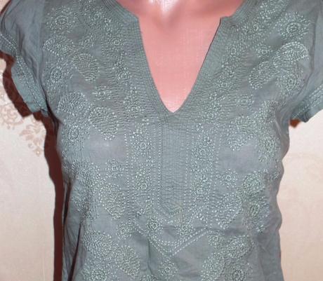 Bluzka s vyšívanim, 38