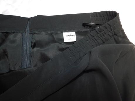 Velmi pekna kvalitna sukna, 52