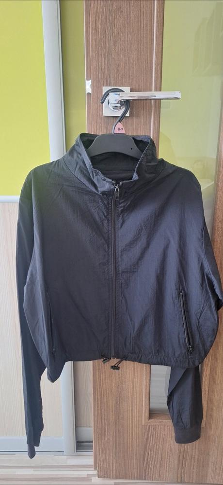 Tenká bunda, gate,38