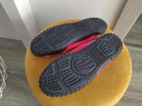 Topánky do vody, 33