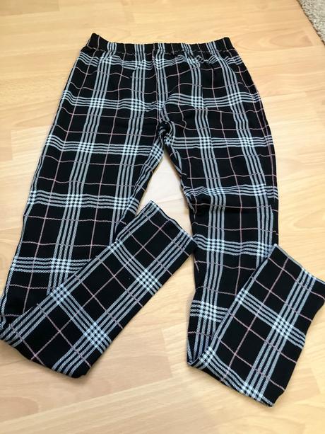 Leginy karovane, reserved,164