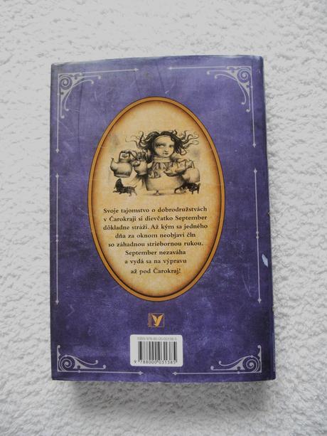 Kniha dievča ktoré spadlo pod čarokraj, 