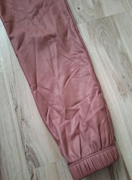 Nohavice č.152, 152