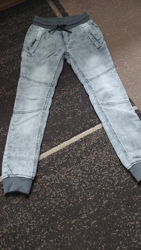 Chlapčenske rifle 140-146, reserved,140