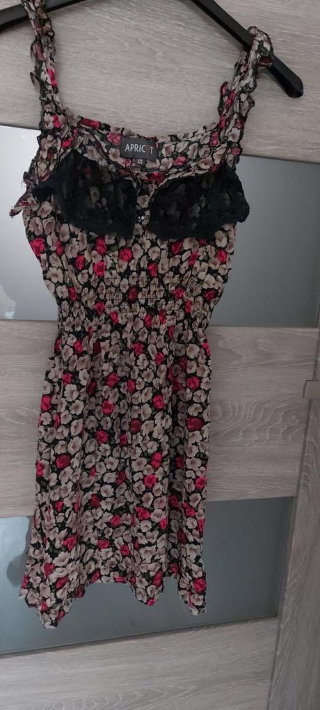 Krásne letné sexi šatky na ramienka, xs