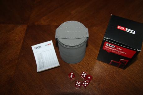 Pohárik s 5 kockami,