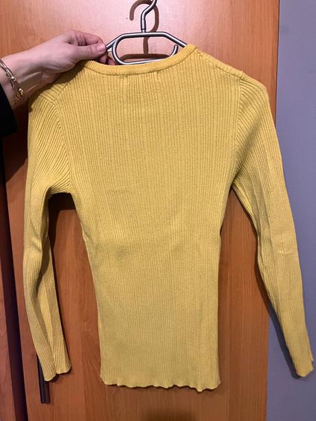 Vrubkovany sveter, primark,m