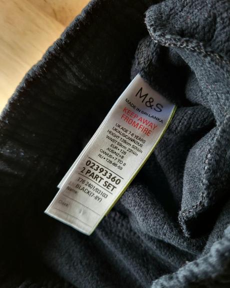 Tepláky m&s 128 na 7-8 rokov, marks & spencer,128
