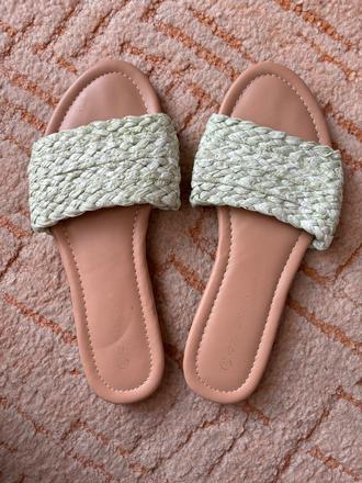 Šľapky bledozelenkave, 39