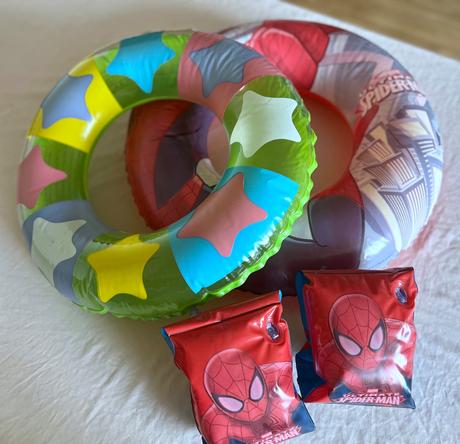 Koleso na plávanie 2x a rukávniky spiderman, 