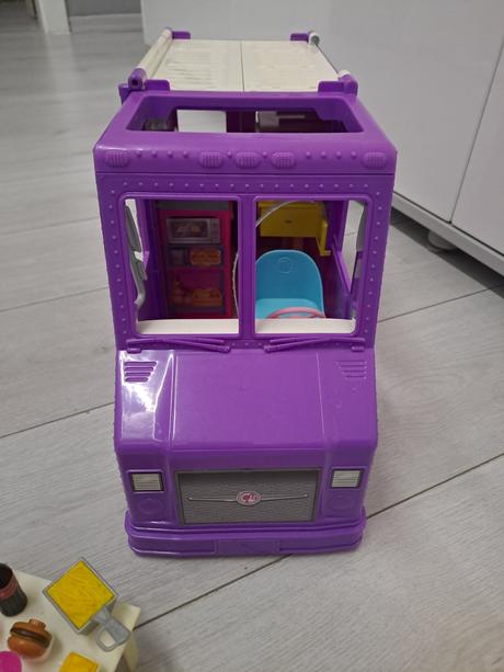 Barbie pojazdná reštaurácia., 