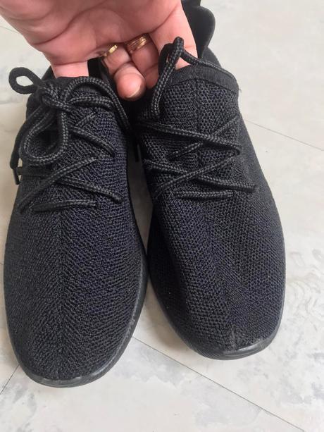 Ľahúčke tenisky, 37