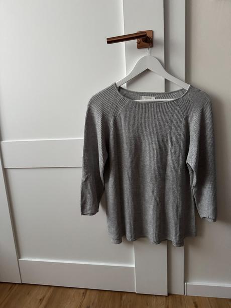 Strieborný svetrik, reserved,s