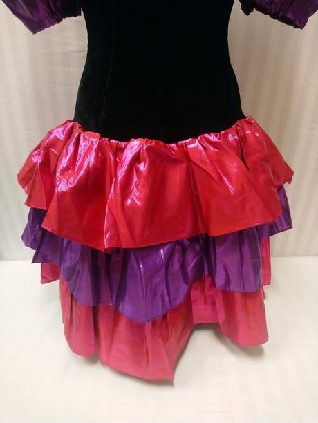 Dámsky čierny - fialovo ružový - kostým šaty, s,