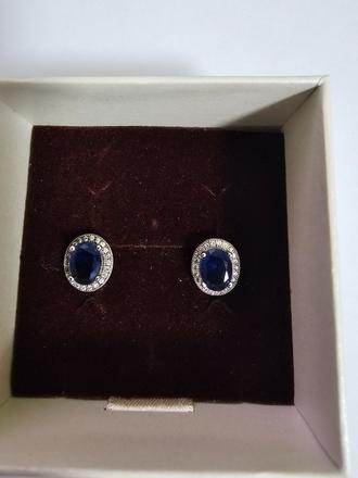 Strieborne nausnice, 