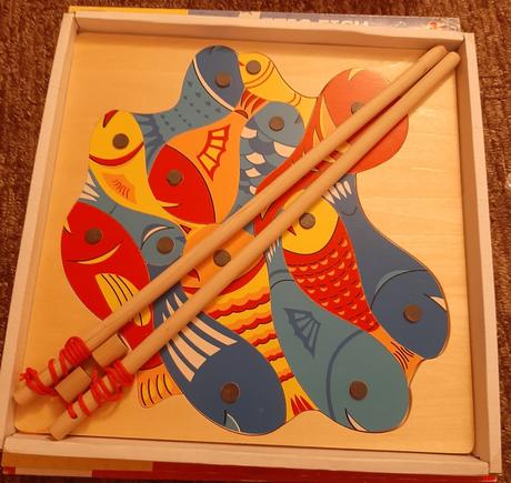 Wooden magnetic fish, 