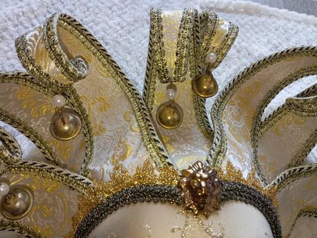 Benátska maska so zvončekmi, 