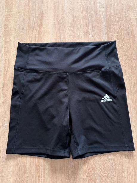 Predám dámske čierne športové šortky, adidas,l