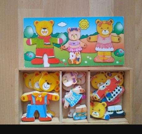 Drevené puzzle - obliekanie mackov, 