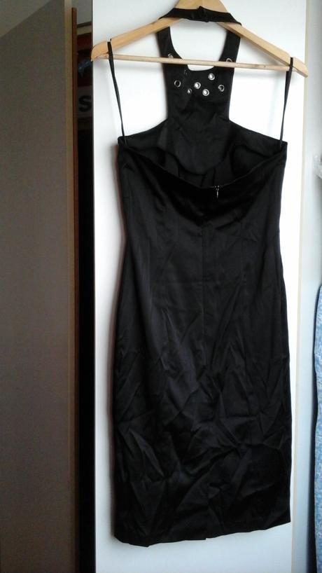 Cierne saty s vybijanym dekoltom nenosene, gate,36