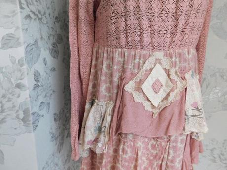 Kvalitne velmi pekne šaty, 40