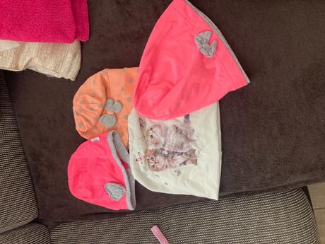 Mix čapičiek a ponožiek, 