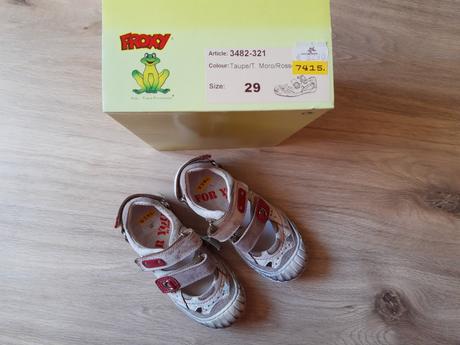 Predám nové letné celokožené sandále, 29