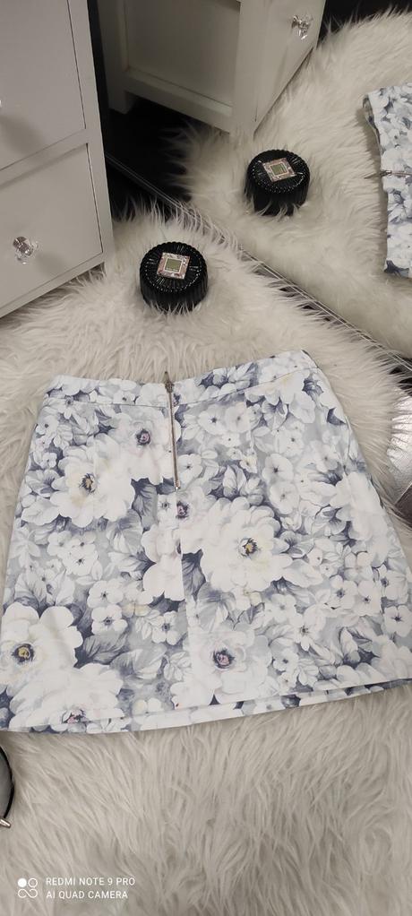 Nádherný komplet suknička+top, 152