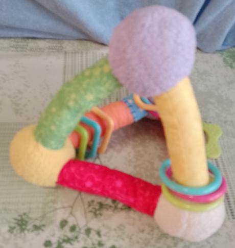 Interaktívna pyramída pískajúca s krúžkami, ihlan, 