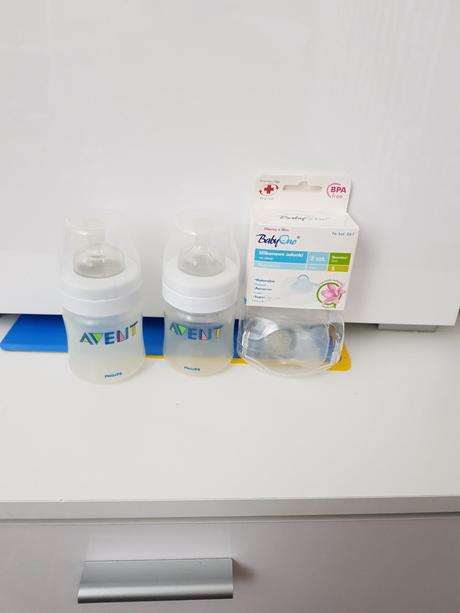 Flasky a kojacie klobuciky, avent