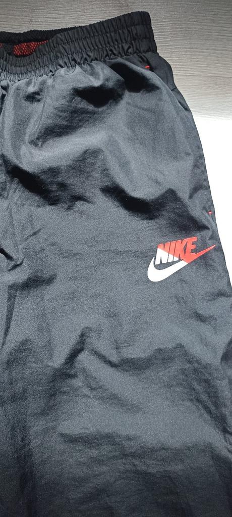 Šustiakové nohavice (športové) nohavice, zn. nike, 146