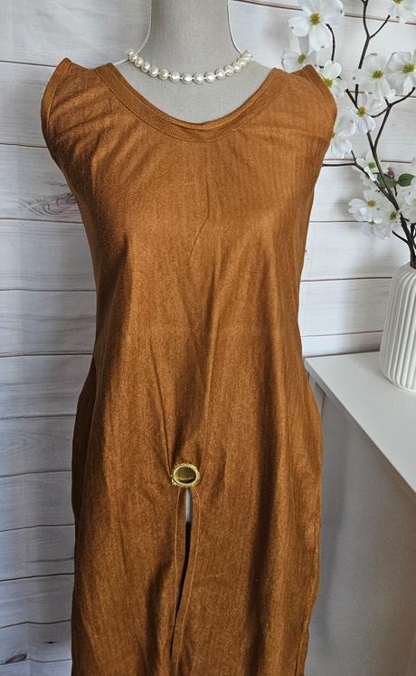 Krásna zaujímavá tunika k nohaviciam /kraťaskám, s