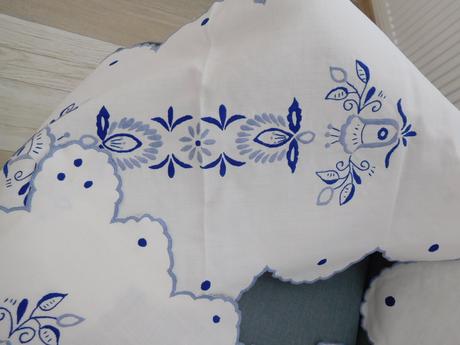 Set obrusov, modrý vzor na bielom plátne, 