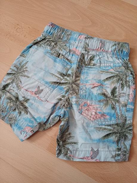 Šortky s palmami, next,104