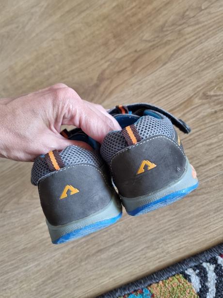 Kožené sandálky, 30