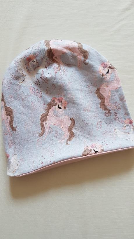 Predám dievčenskú dvojvrstvovú čiapku, 92