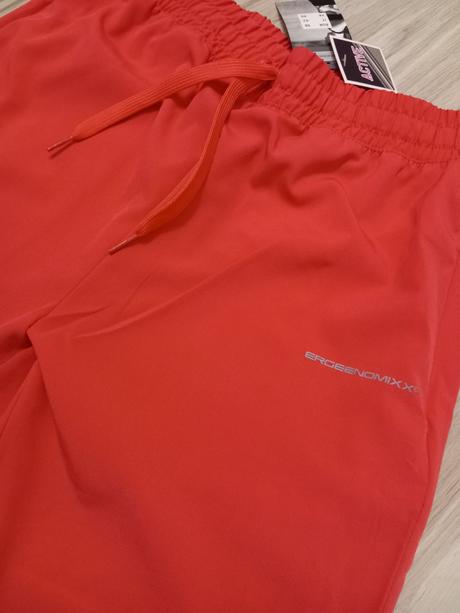 Športové trištvrťáky, 38 / m