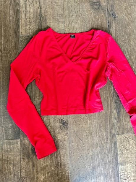 Červený crop top s dlhým rukávom, s