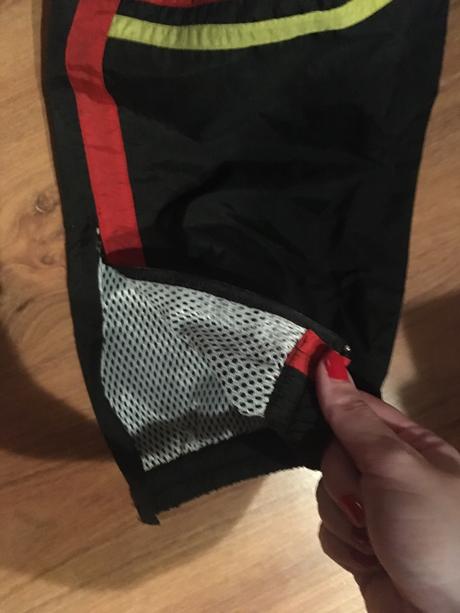 Šušťákové nohavice, 152