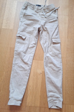 Svetle kapsáčové nohavice, č. 140-146, 140